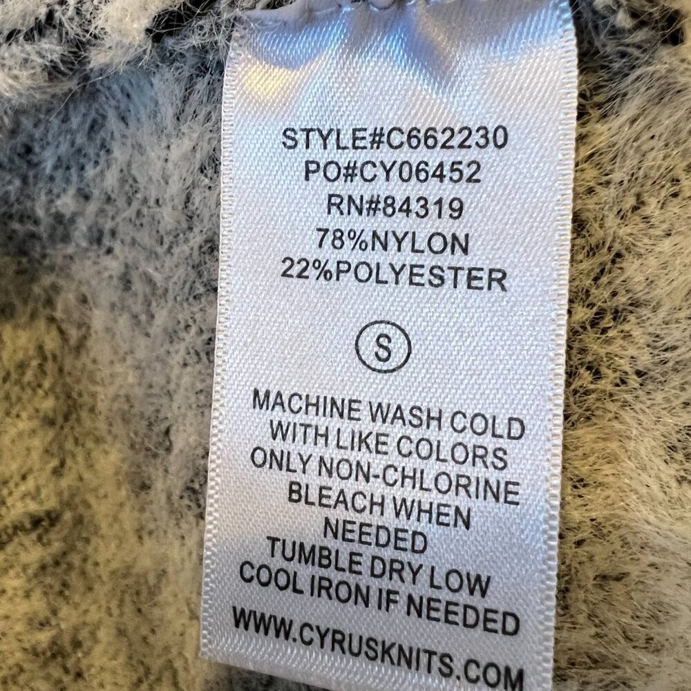 Cyrus Black & Cream Houndstooth Fuzzy Cardigan, Size Small - Picture 16 of 16